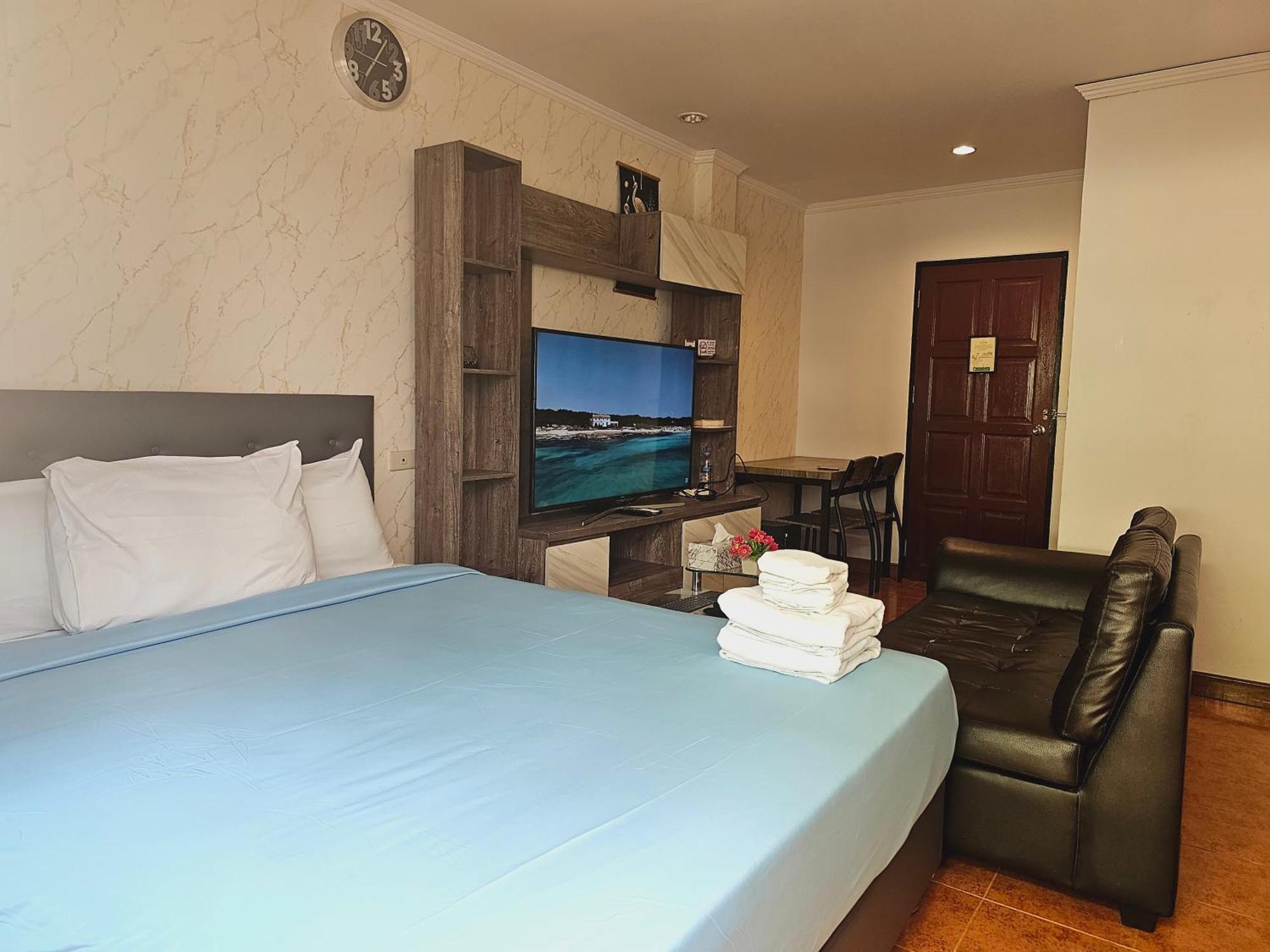 Patong Central Residence & Apartment Cameră foto
