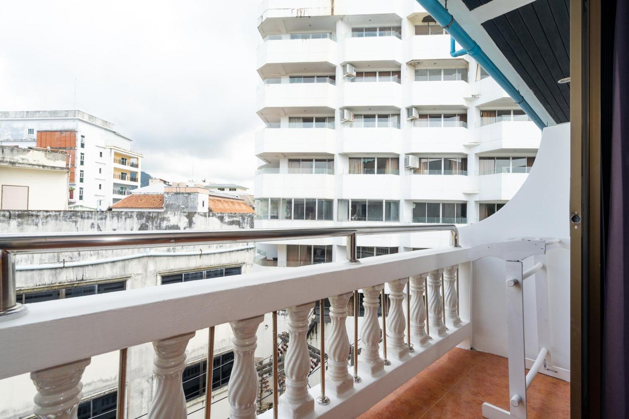 Patong Central Residence & Apartment Exterior foto