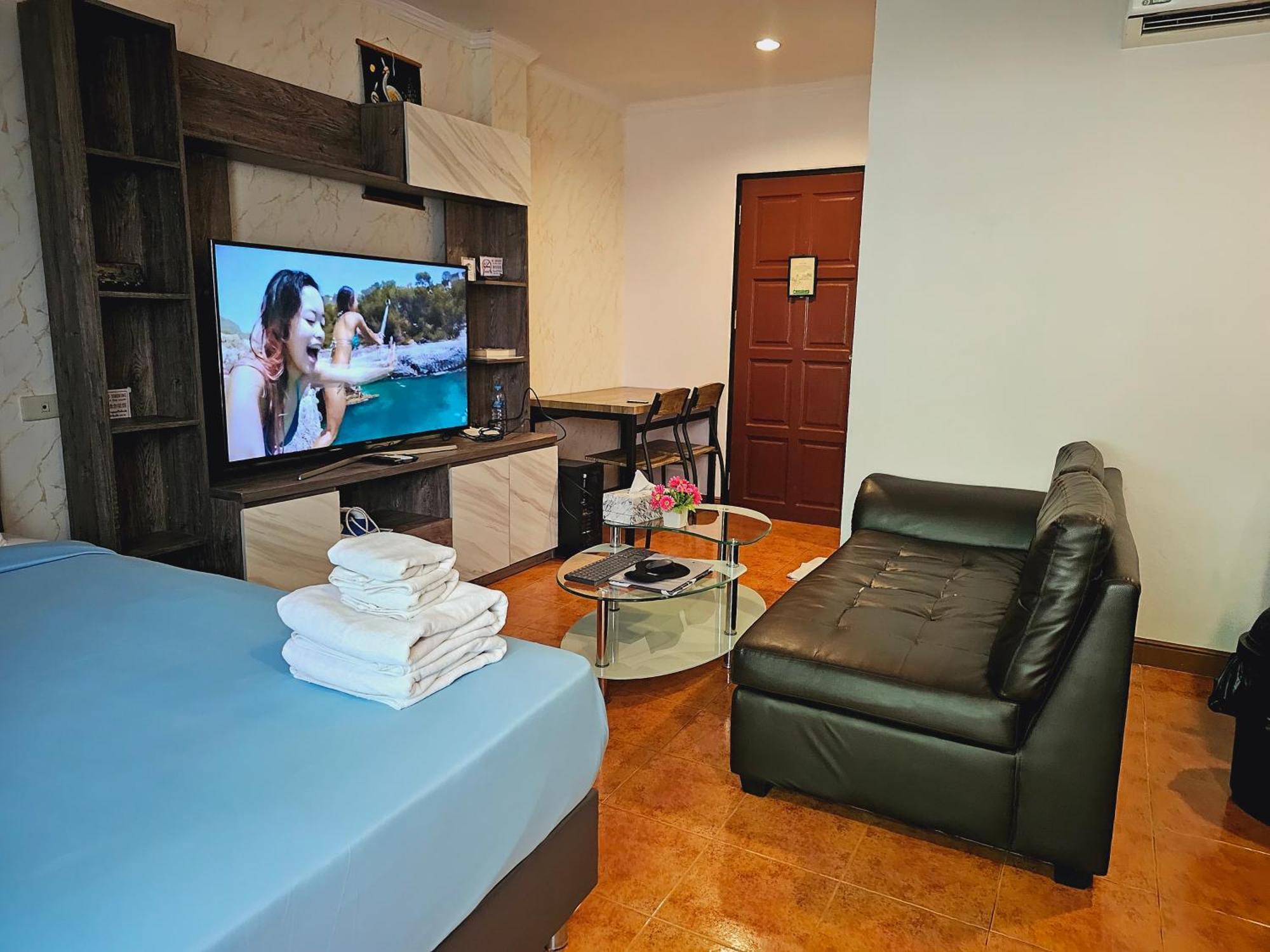 Patong Central Residence & Apartment Cameră foto