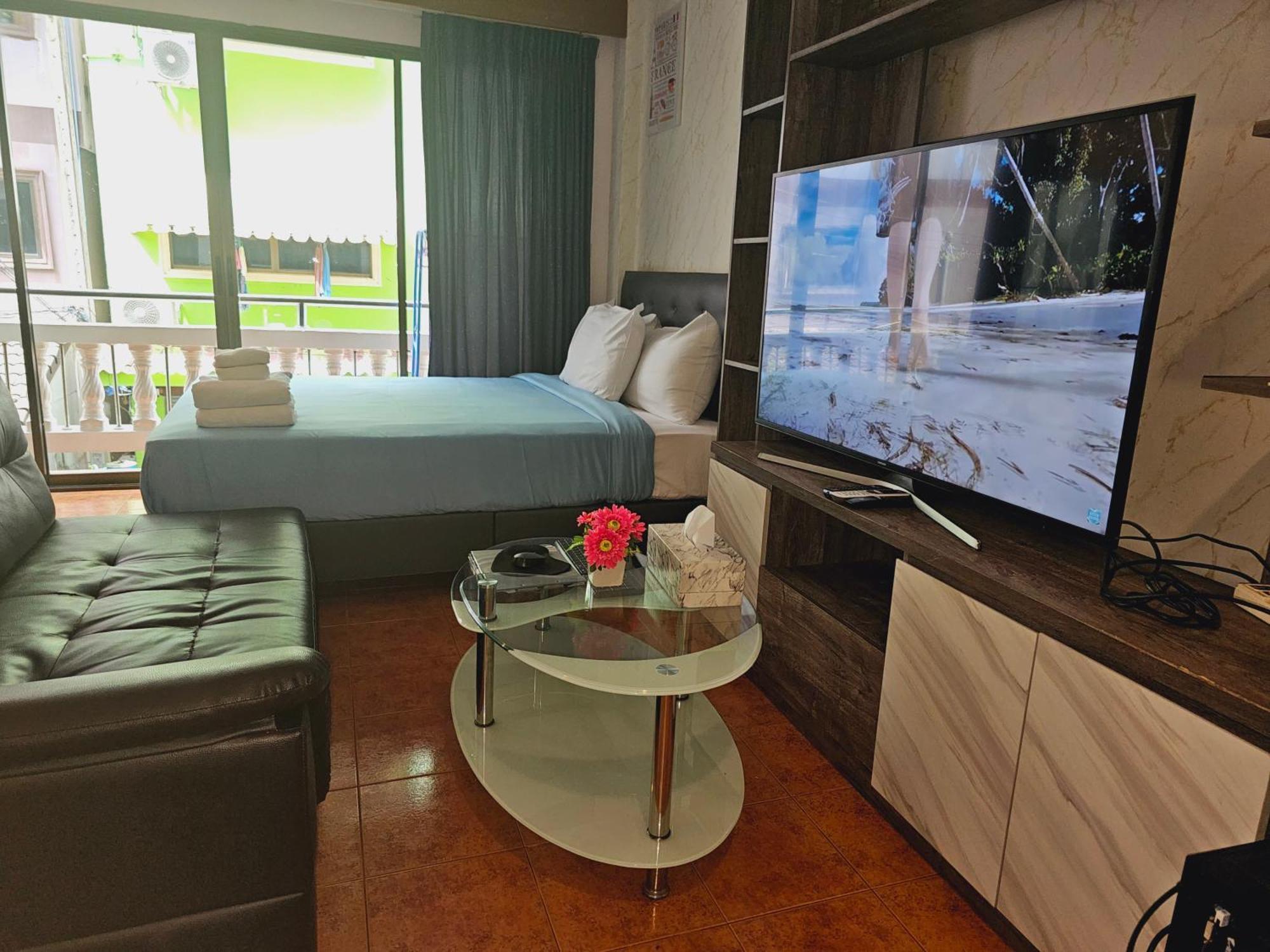 Patong Central Residence & Apartment Cameră foto