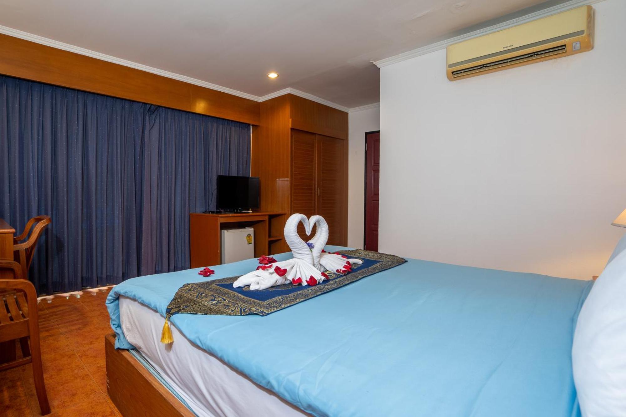 Patong Central Residence & Apartment Cameră foto