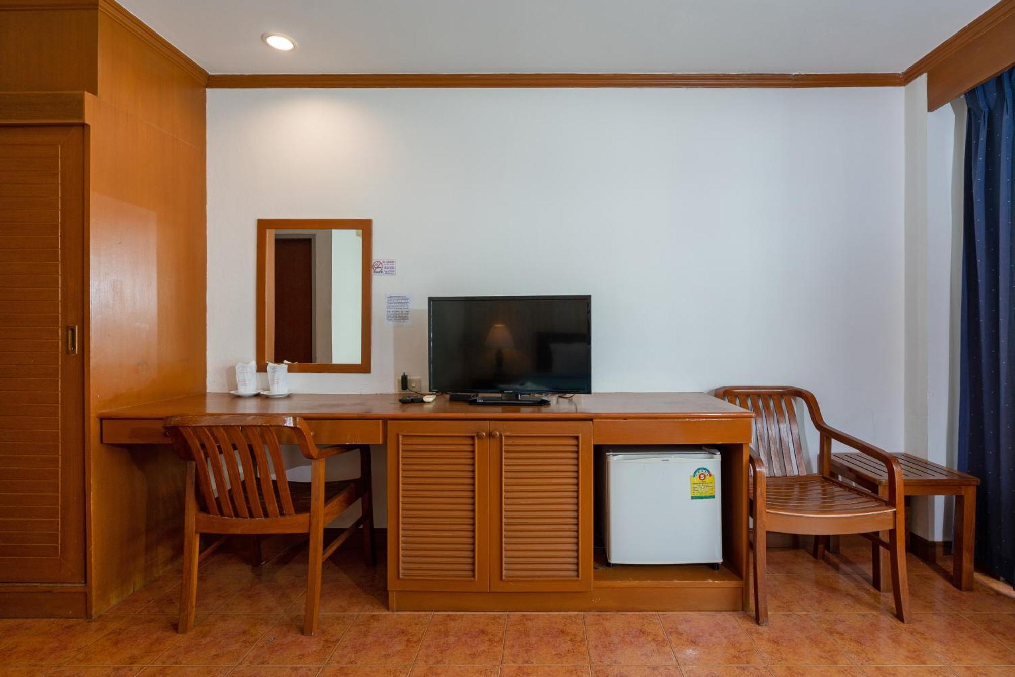 Patong Central Residence & Apartment Cameră foto