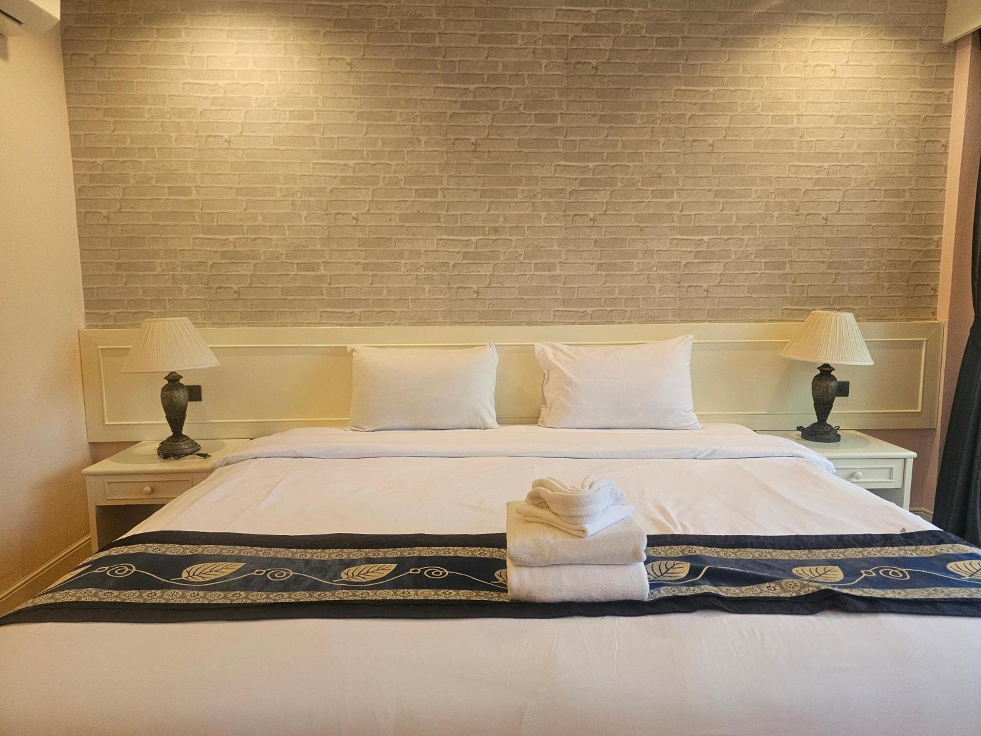 Patong Central Residence & Apartment Exterior foto