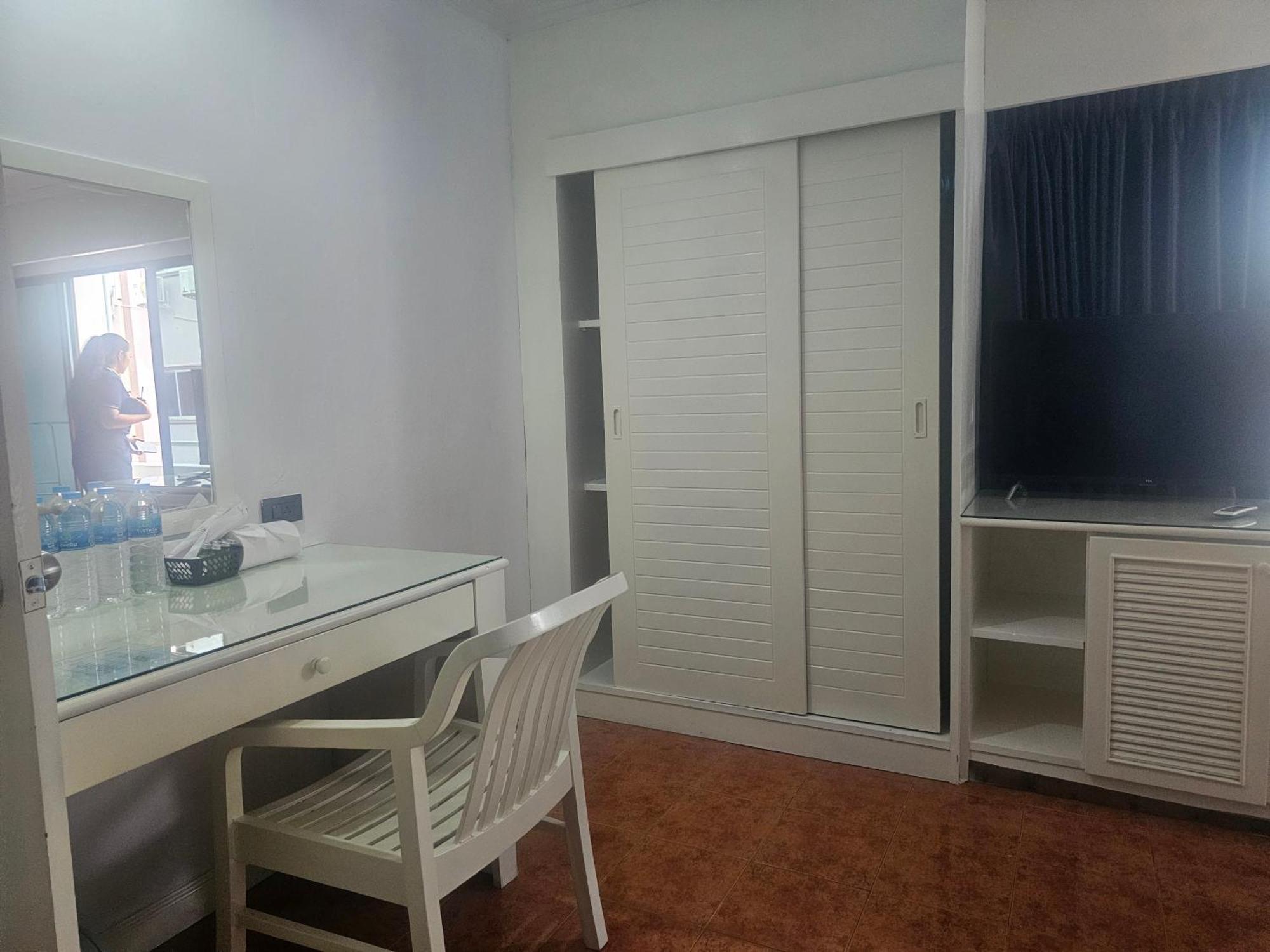 Patong Central Residence & Apartment Cameră foto