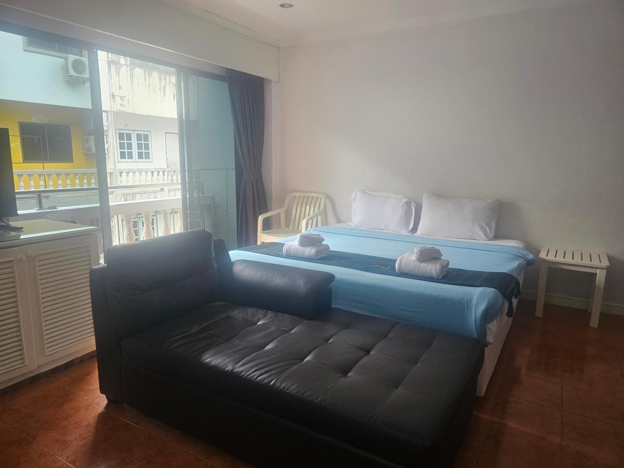 Patong Central Residence & Apartment Cameră foto
